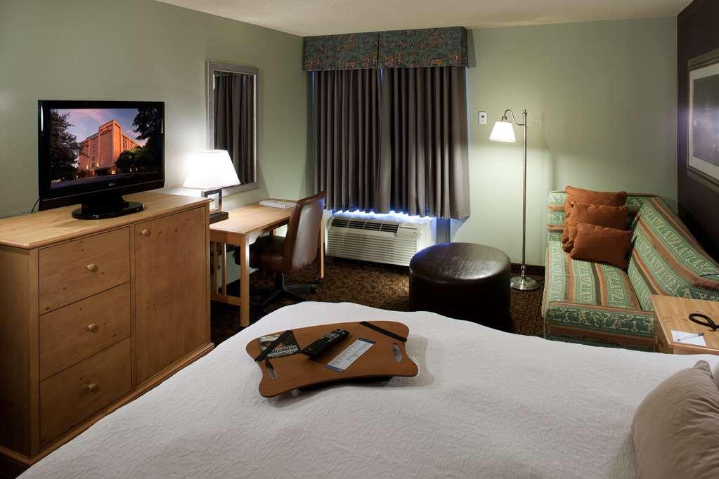 Hampton Inn Austin Nw Near The Domain Phòng bức ảnh